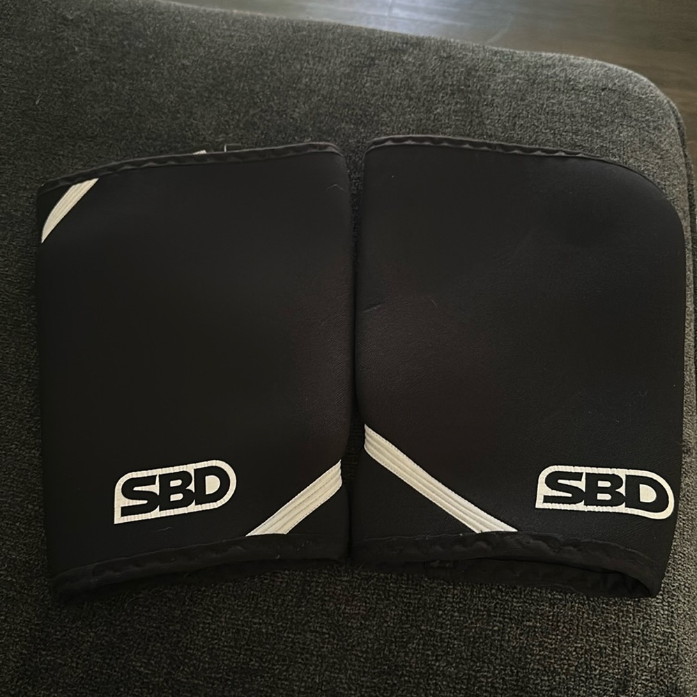 SBD KNEE SLEEVES